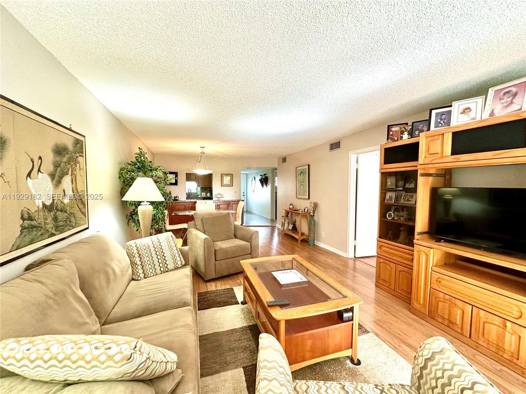 8990 S Hollybrook Blvd 108, Pembroke Pines, FL 33025