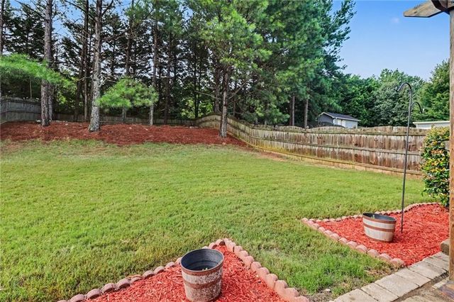252 Parkmont Way, Dallas, GA 30132