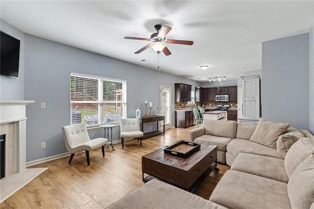 252 Parkmont Way, Dallas, GA 30132