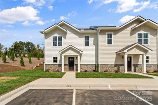 206 Beacon Avenue, Morganton, NC 28655
