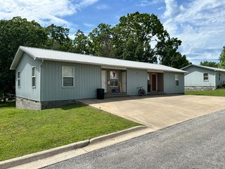100 Clive Street, Berryville, AR 72616