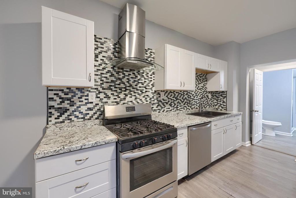 145 S 8TH ST, Columbia, PA 17512