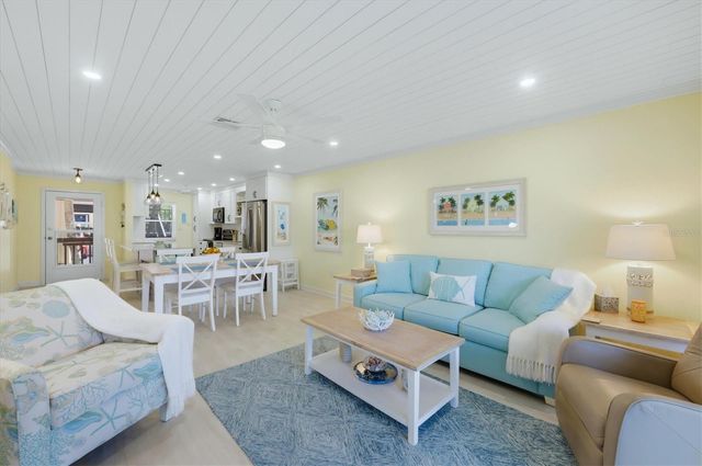 380 THREE LAKES LANE A, Venice, FL 34285