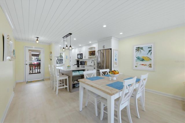 380 THREE LAKES LANE A, Venice, FL 34285