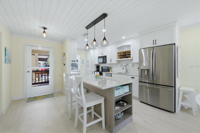 380 THREE LAKES LANE A, Venice, FL 34285