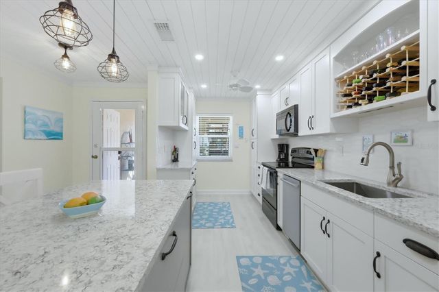 380 THREE LAKES LANE A, Venice, FL 34285