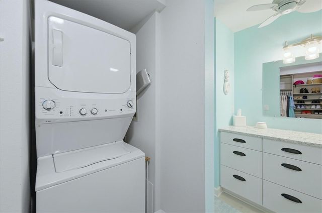 380 THREE LAKES LANE A, Venice, FL 34285