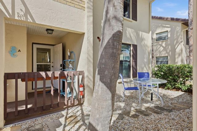 380 THREE LAKES LANE A, Venice, FL 34285