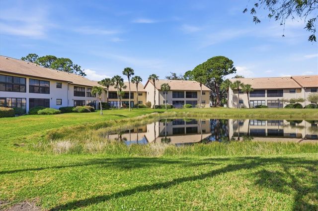 380 THREE LAKES LANE A, Venice, FL 34285