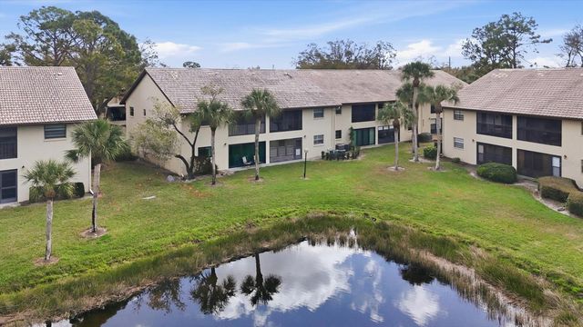 380 THREE LAKES LANE A, Venice, FL 34285