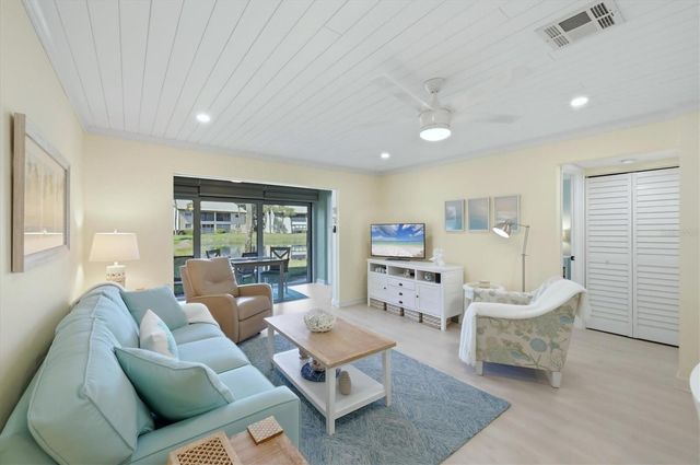 380 THREE LAKES LANE A, Venice, FL 34285