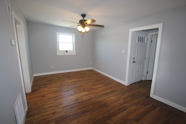 2963 W Nelson Street 3, Chicago, IL 60618