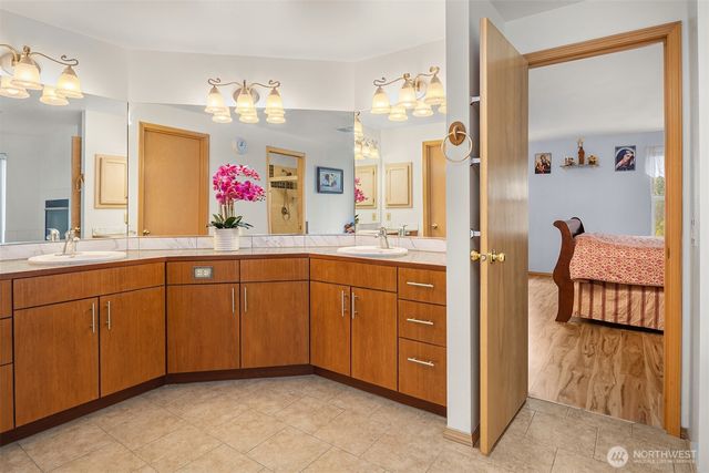 11426 81st Place S, Seattle, WA 98178
