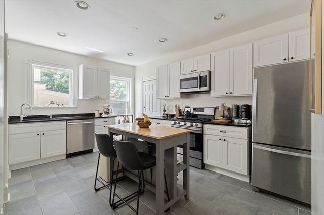 39 Mellen St 1, Boston, MA 02124
