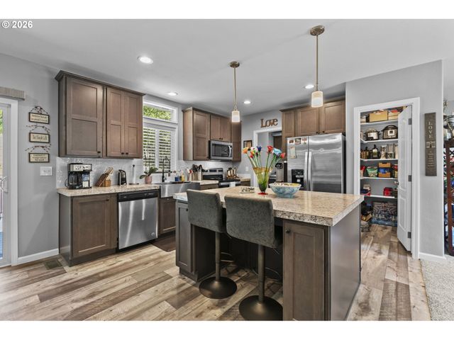 458 N 50TH Ave, Longview, WA 98632
