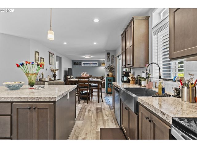 458 N 50TH Ave, Longview, WA 98632