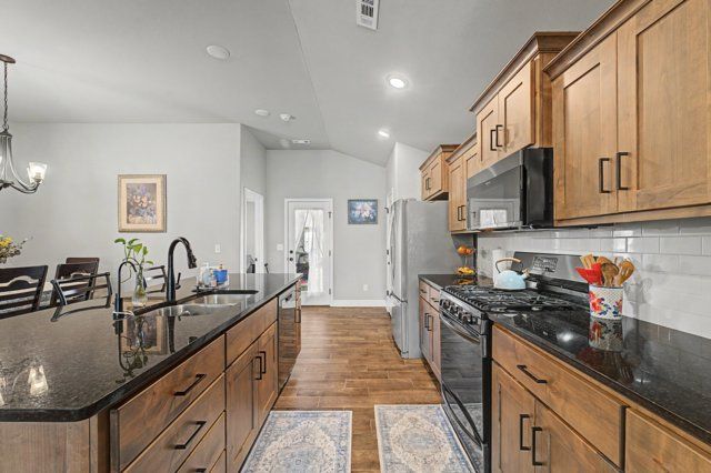 5901 NW Grant Street, Bentonville, AR 72713