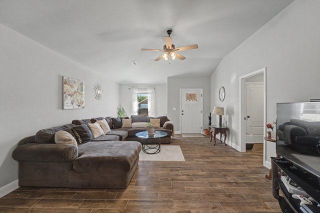 5901 NW Grant Street, Bentonville, AR 72713