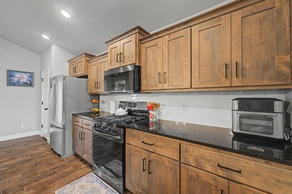 5901 NW Grant Street, Bentonville, AR 72713