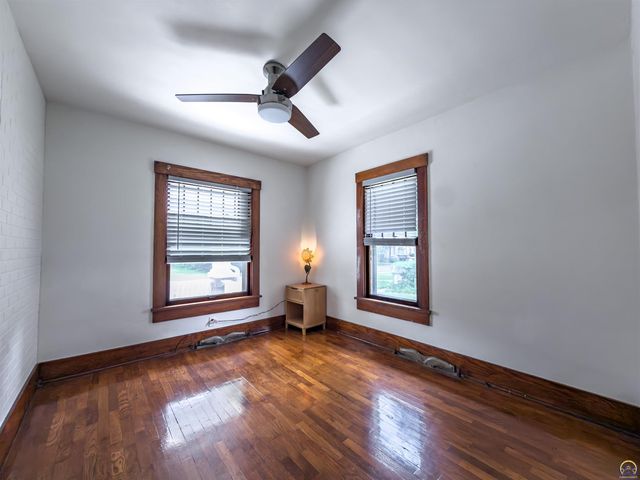 120 NW Knox AVE, Topeka, KS 66606