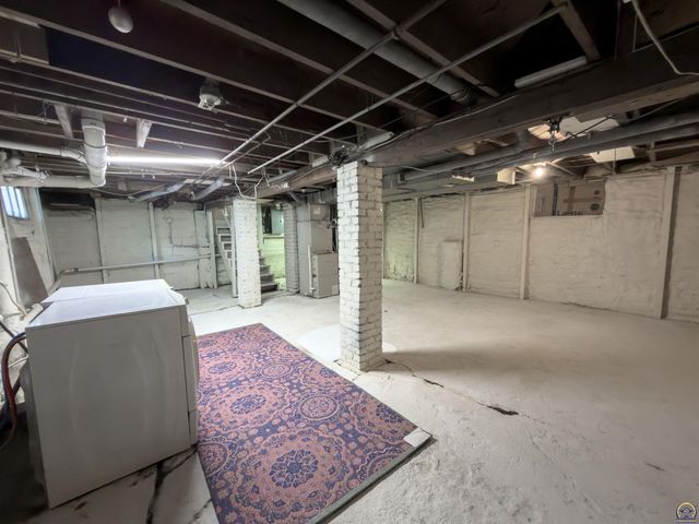 120 NW Knox AVE, Topeka, KS 66606