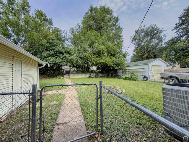 120 NW Knox AVE, Topeka, KS 66606