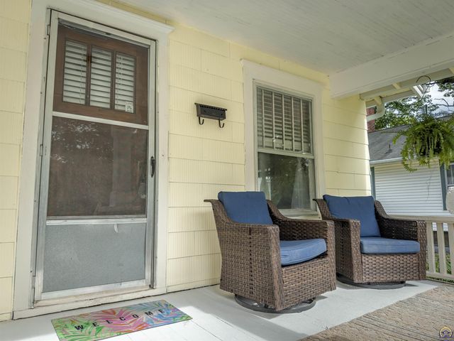 120 NW Knox AVE, Topeka, KS 66606