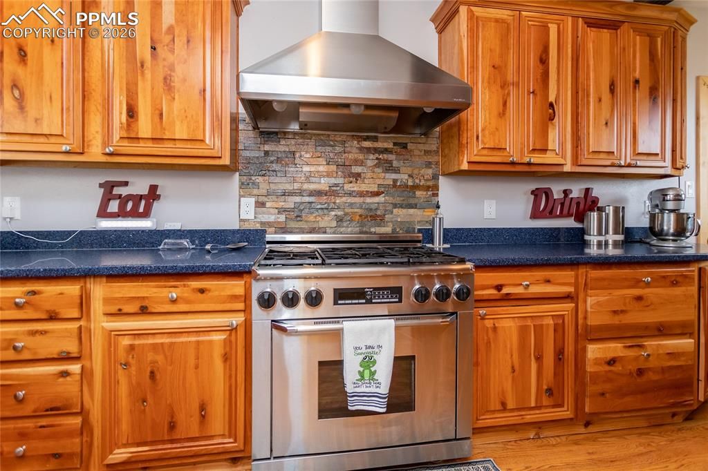 Image 9 of property listing at 11115 Howells Road, Colorado Springs, CO 80908