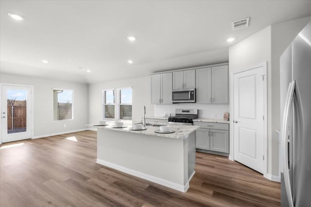 6653 Valley Lake Lane, Fort Worth, TX 76036