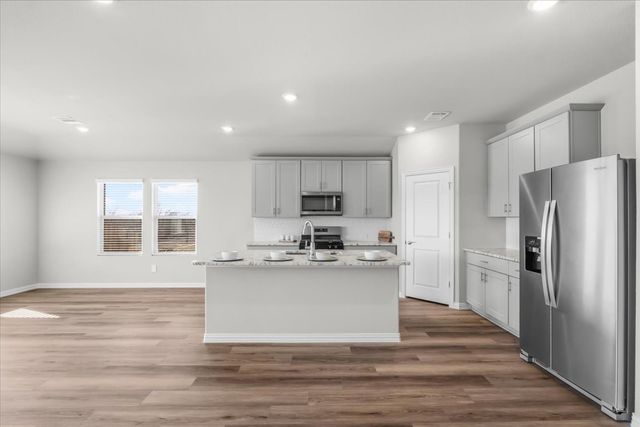 6653 Valley Lake Lane, Fort Worth, TX 76036