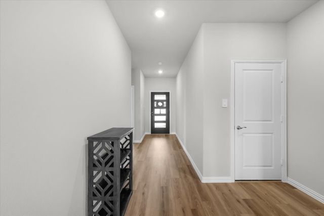 6653 Valley Lake Lane, Fort Worth, TX 76036