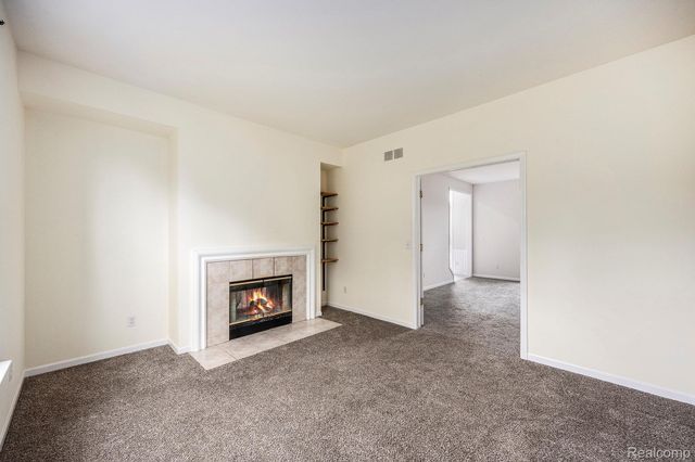 49620 Dunhill Drive, Macomb Township, MI 48044