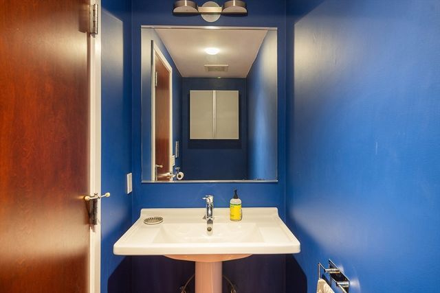 10 Newell St, Cambridge, MA 02140