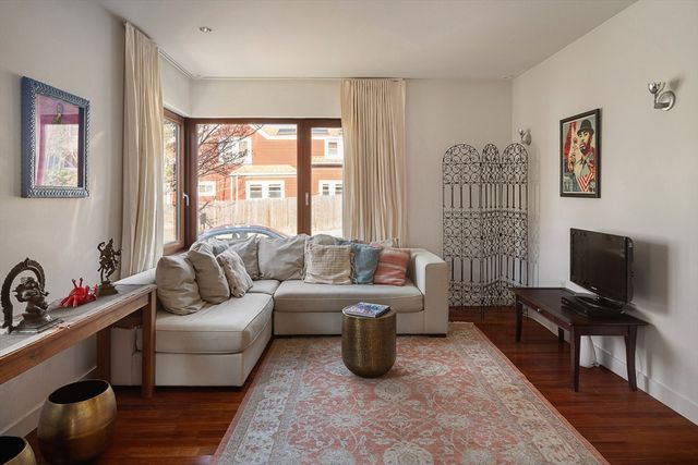 10 Newell St, Cambridge, MA 02140