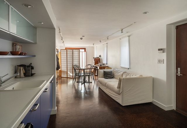 10 Newell St, Cambridge, MA 02140