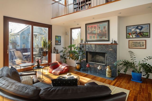 10 Newell St, Cambridge, MA 02140