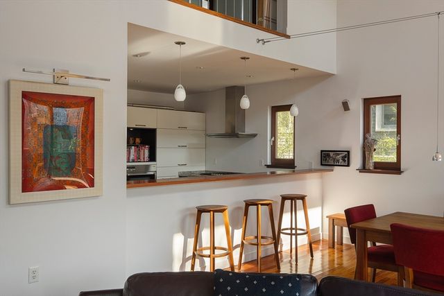10 Newell St, Cambridge, MA 02140