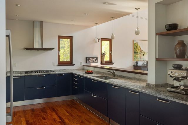 10 Newell St, Cambridge, MA 02140