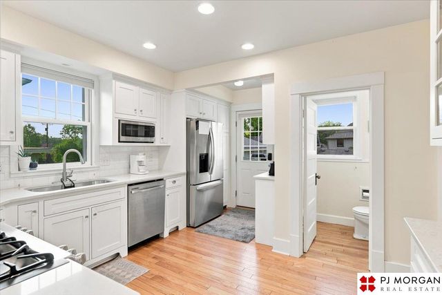 5108 California Street, Omaha, NE 68132