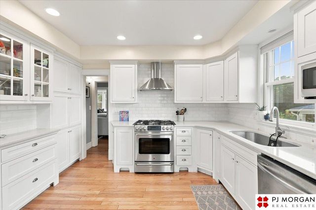 5108 California Street, Omaha, NE 68132