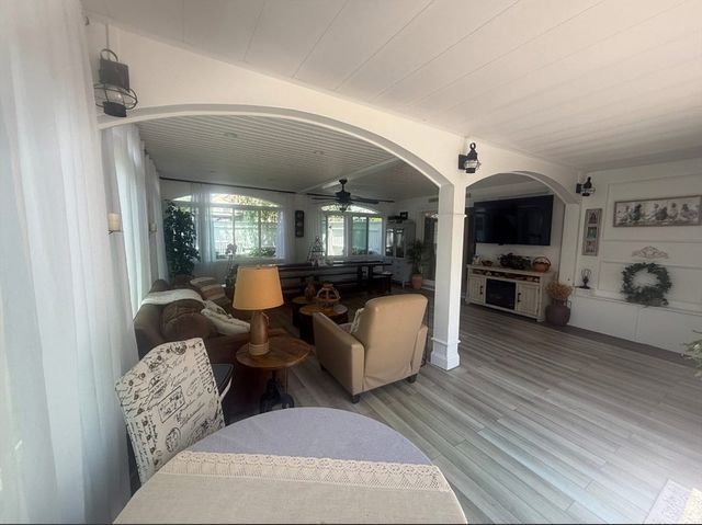 10 Dean Street, Hudson, MA 01749