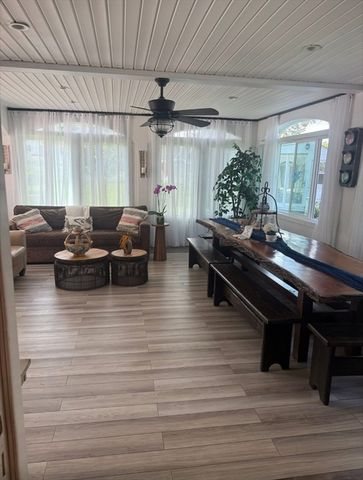 10 Dean Street, Hudson, MA 01749