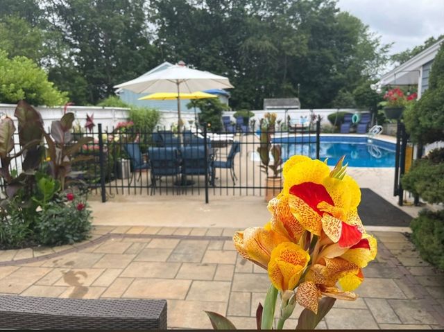 10 Dean Street, Hudson, MA 01749