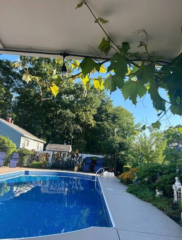 10 Dean Street, Hudson, MA 01749