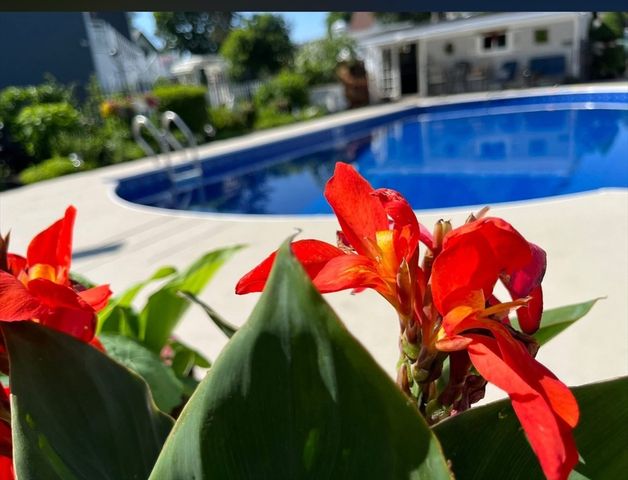 10 Dean Street, Hudson, MA 01749