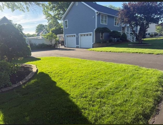 10 Dean Street, Hudson, MA 01749