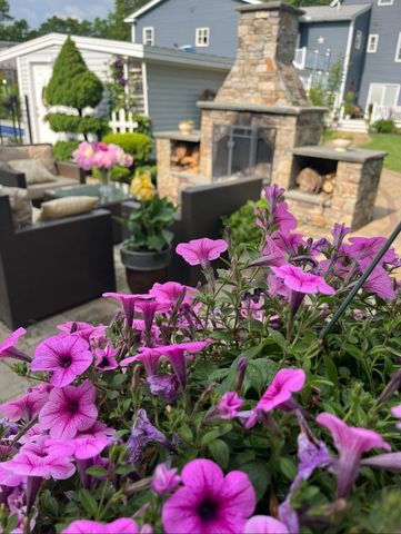 10 Dean Street, Hudson, MA 01749