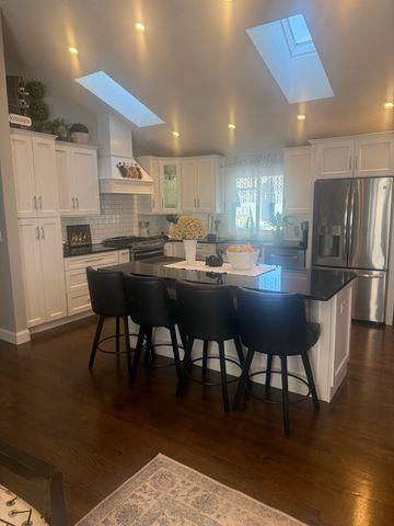 10 Dean Street, Hudson, MA 01749