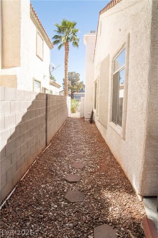 1417 Country Hollow Drive, Las Vegas, NV 89117