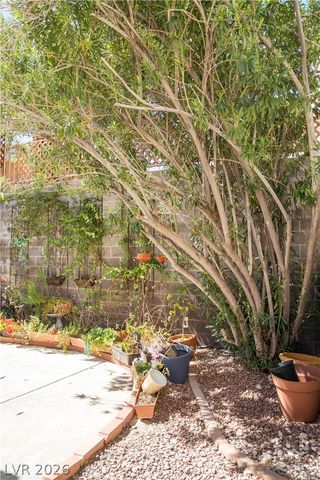 1417 Country Hollow Drive, Las Vegas, NV 89117